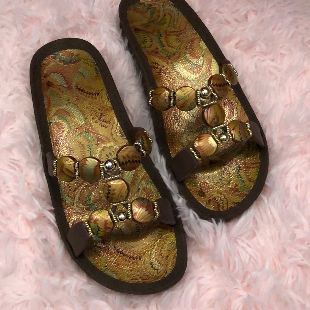 NWOT Sandals